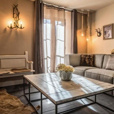 Casa Gigante De Sallent - Exclusiva Y Con Historia Sallent De Gallego Exterior photo