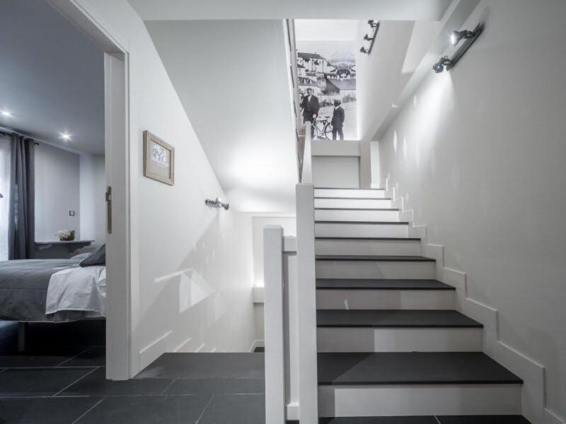 Casa Gigante De Sallent - Exclusiva Y Con Historia Sallent De Gallego Exterior photo
